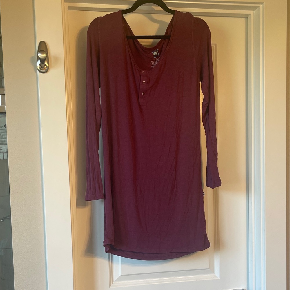 Kickee Pants Long Sleeve Henley Dress in Maroon